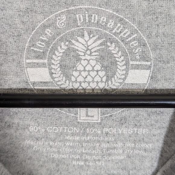 Love & Pineapples Large Gray Graphic T Shirt Diamonds Softball Baseball Sports - Picture 5 of 5